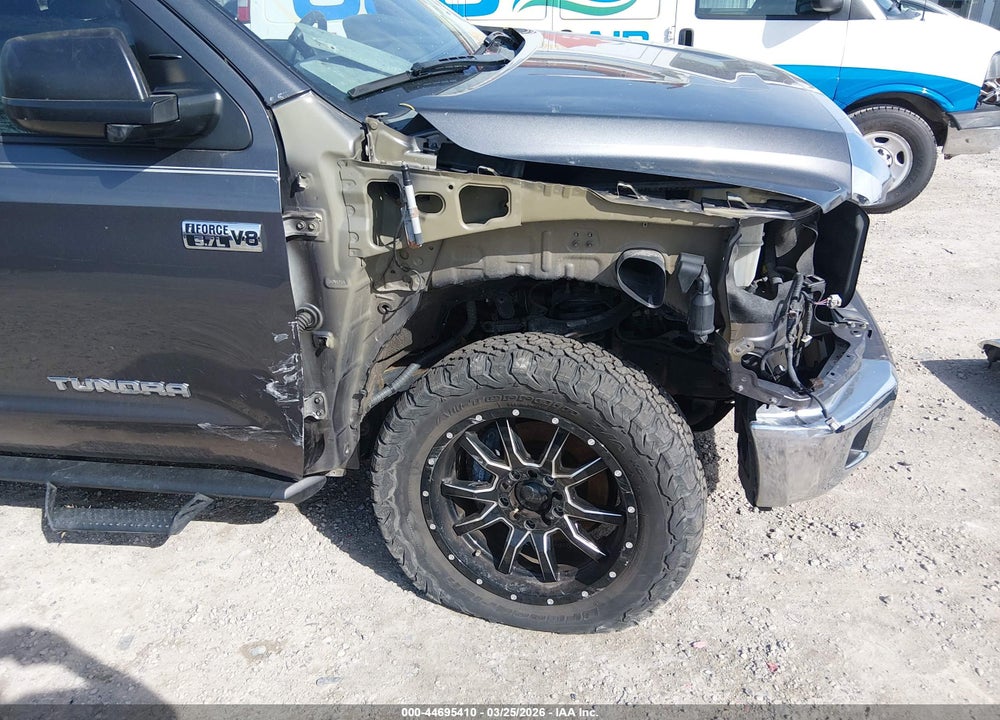 2015 TOYOTA TUNDRA SR5 5.7L V8 VIN: 5TFUW5F19FX456480