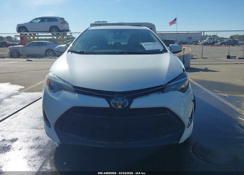 2018 TOYOTA COROLLA LE VIN: 5YFBURHE1JP809371