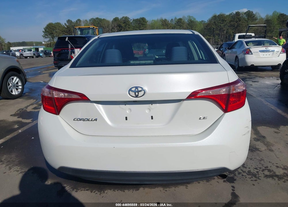 2018 TOYOTA COROLLA LE VIN: 5YFBURHE1JP809371