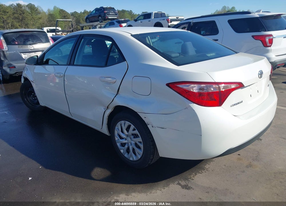 2018 TOYOTA COROLLA LE VIN: 5YFBURHE1JP809371