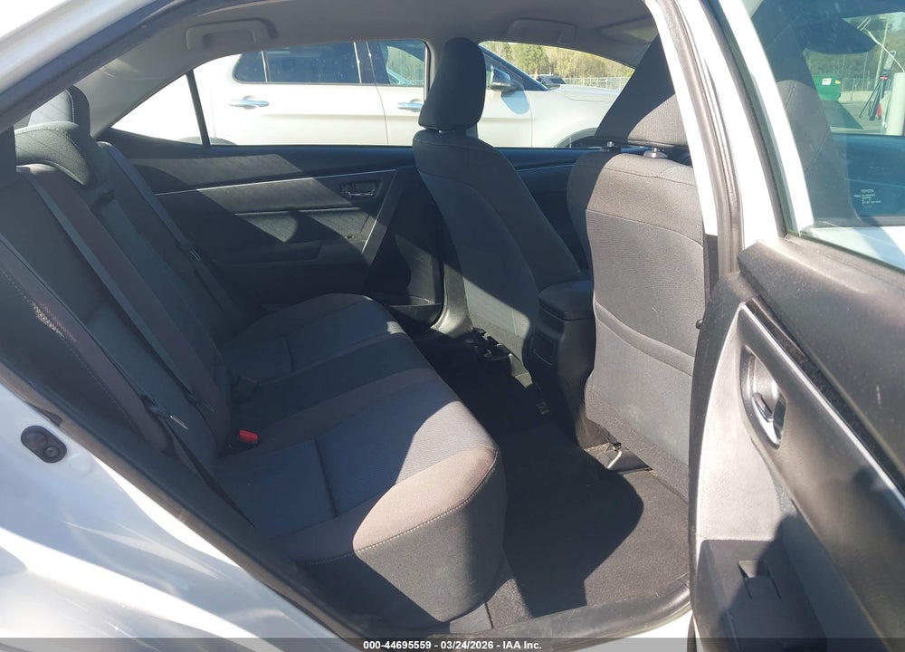 2018 TOYOTA COROLLA LE VIN: 5YFBURHE1JP809371