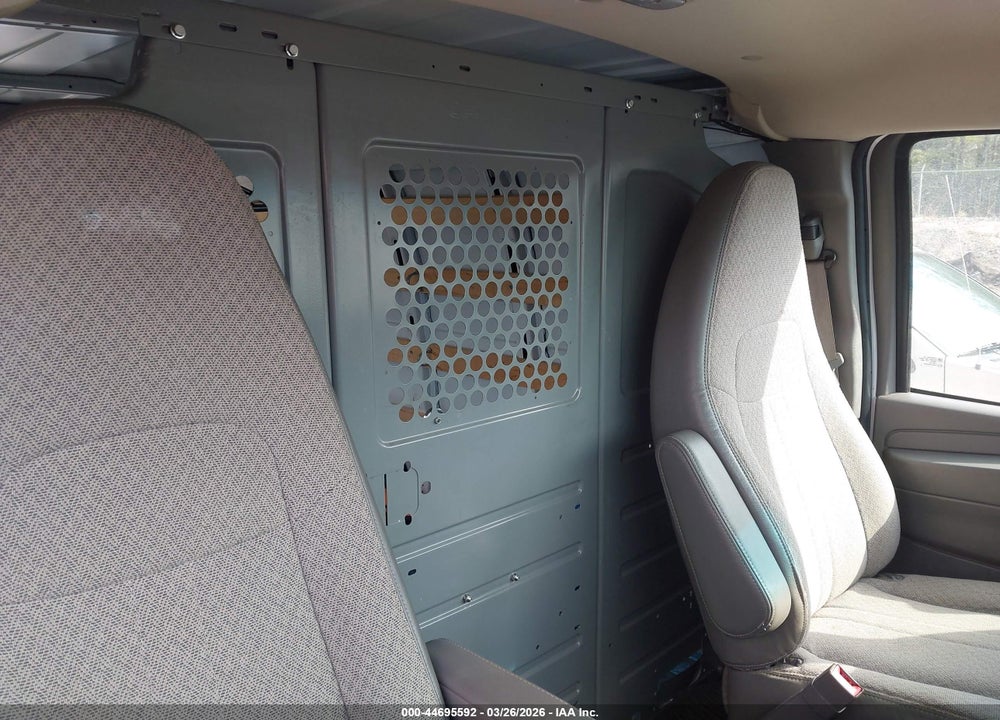 2015 GMC SAVANA 2500 WORK VAN VIN: 1GTW7FCF8F1902956