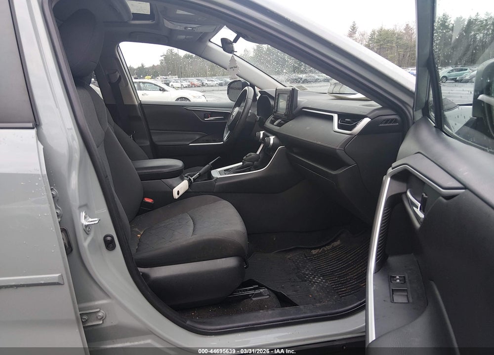 2020 TOYOTA RAV4 XLE VIN: 2T3P1RFVXLW106474