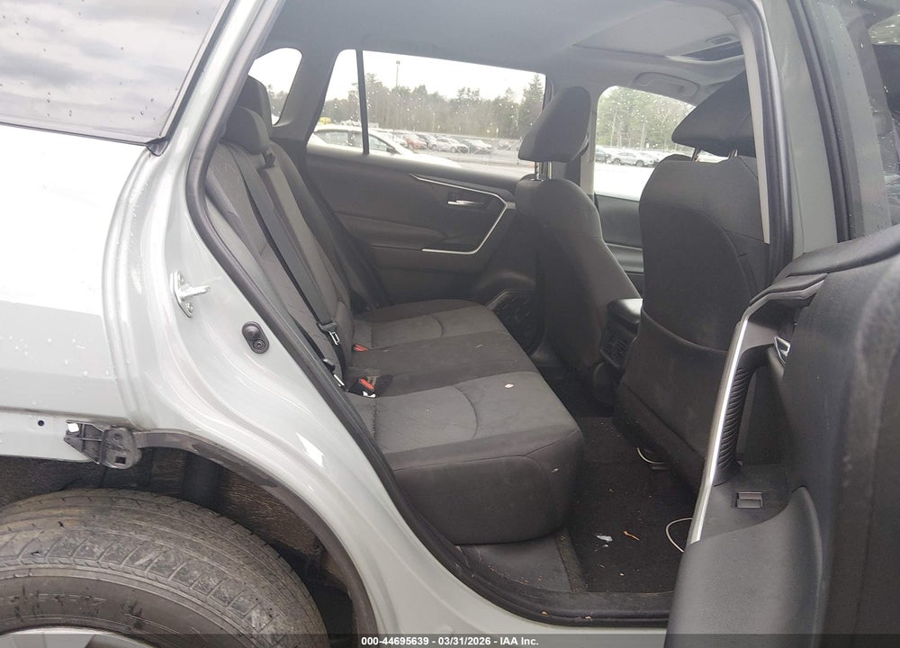 2020 TOYOTA RAV4 XLE VIN: 2T3P1RFVXLW106474