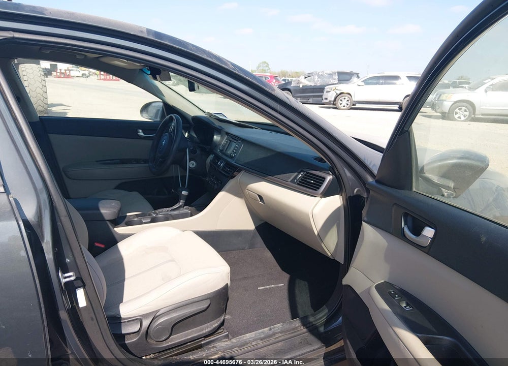 2016 KIA OPTIMA LX VIN: 5XXGT4L33GG085539