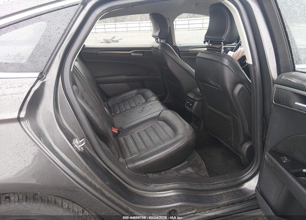 2015 FORD FUSION SE VIN: 3FA6P0HD2FR293525