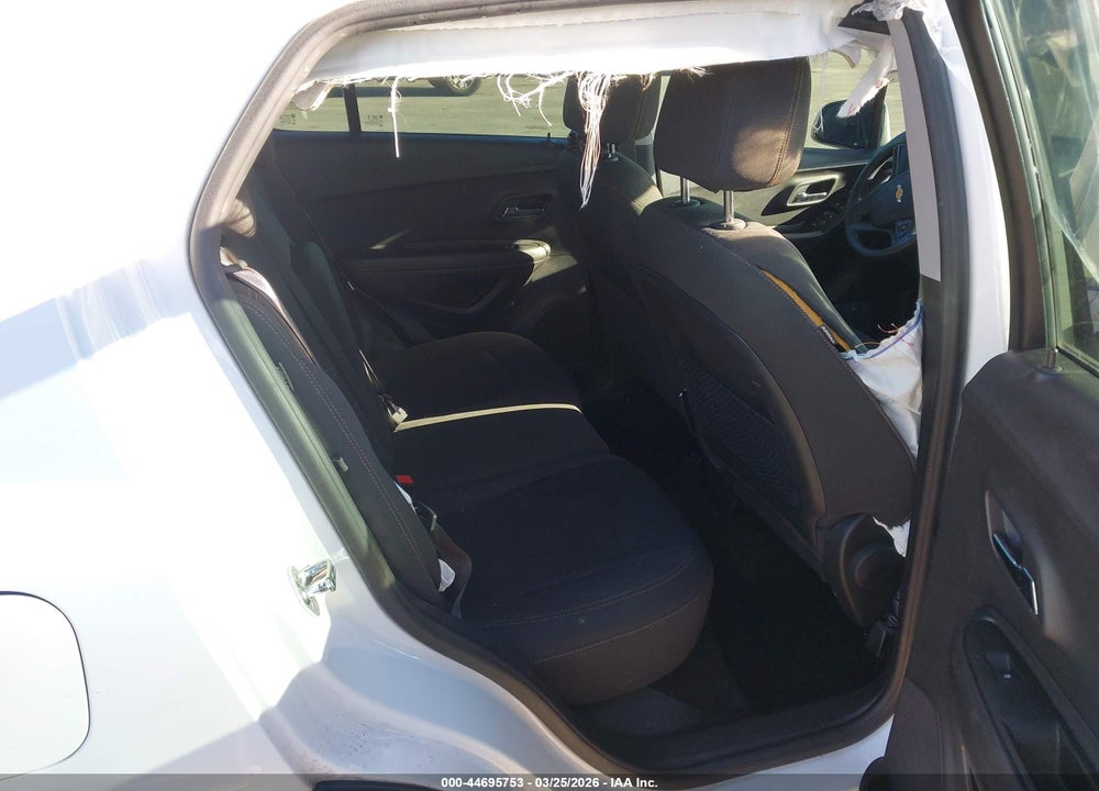 2018 CHEVROLET TRAX LS VIN: KL7CJKSB8JB733680