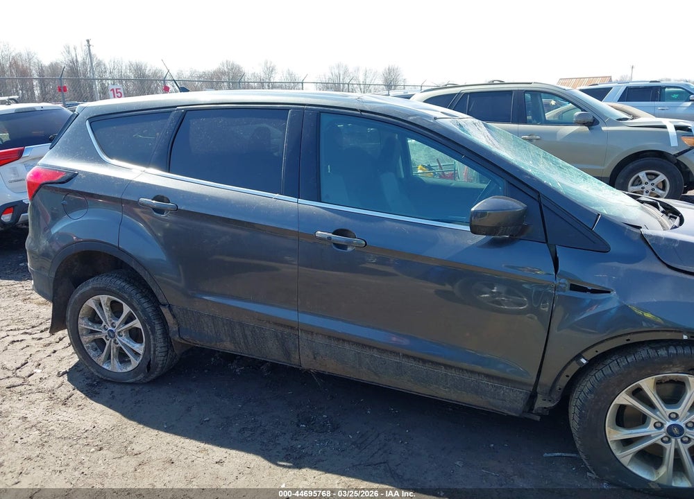 2019 FORD ESCAPE SE VIN: 1FMCU9GD0KUA22411