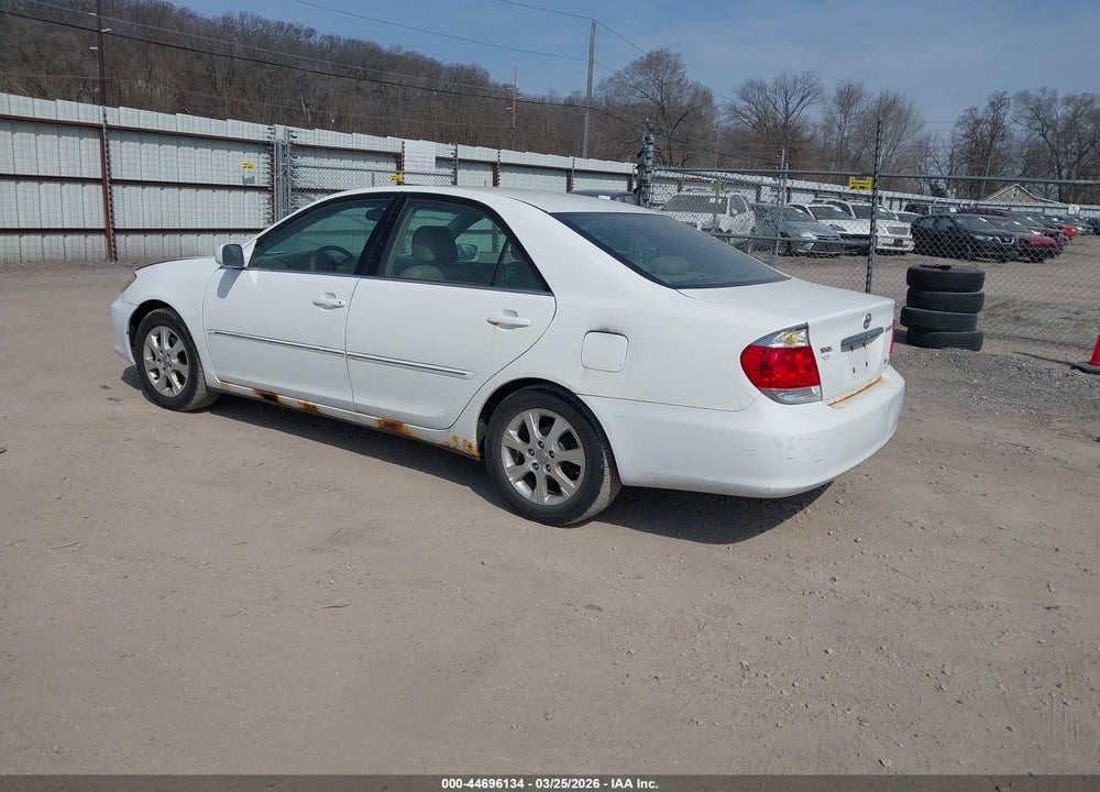 2005 TOYOTA CAMRY XLE V6 VIN: 4T1BF30K65U093998