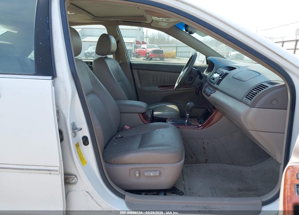 2005 TOYOTA CAMRY XLE V6 VIN: 4T1BF30K65U093998