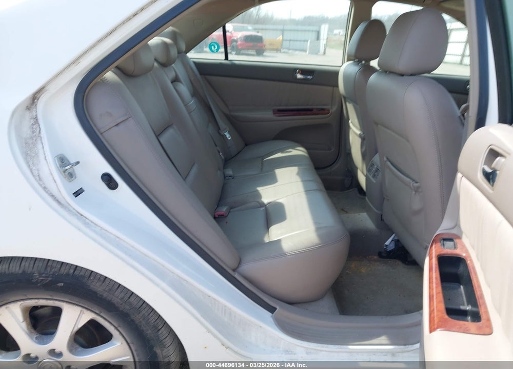 2005 TOYOTA CAMRY XLE V6 VIN: 4T1BF30K65U093998