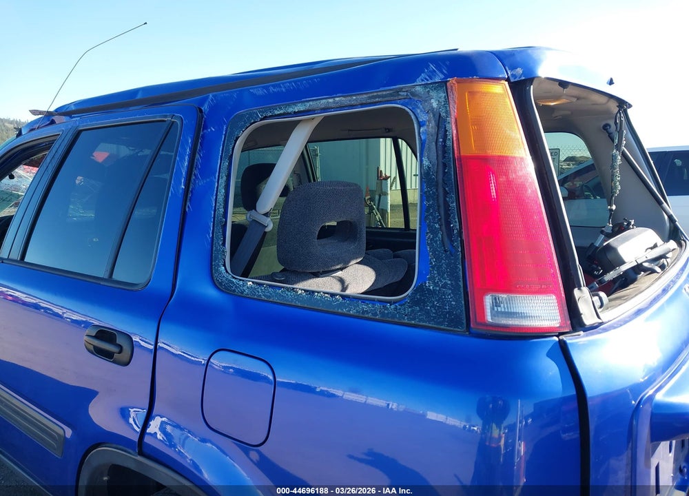 2001 HONDA CR-V LX VIN: JHLRD18401C042227