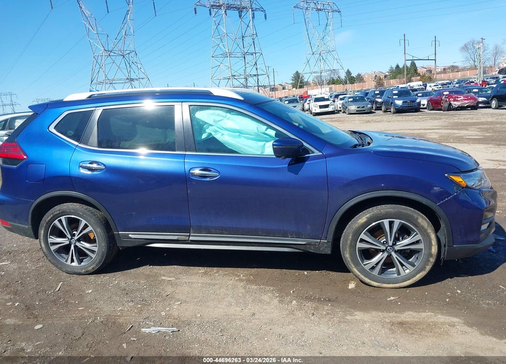2017 NISSAN ROGUE SL VIN: 5N1AT2MV0HC848141