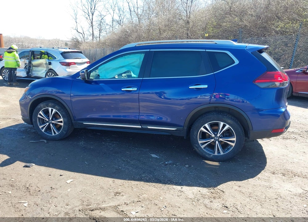 2017 NISSAN ROGUE SL VIN: 5N1AT2MV0HC848141