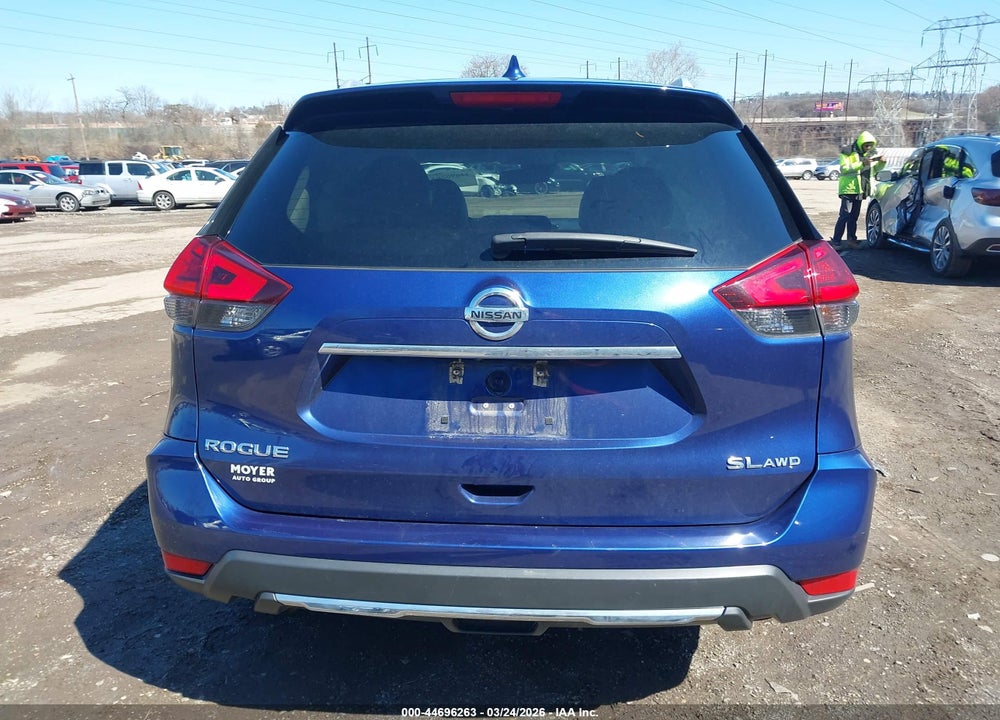 2017 NISSAN ROGUE SL VIN: 5N1AT2MV0HC848141