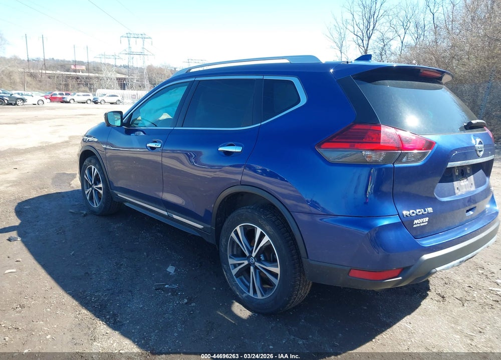 2017 NISSAN ROGUE SL VIN: 5N1AT2MV0HC848141