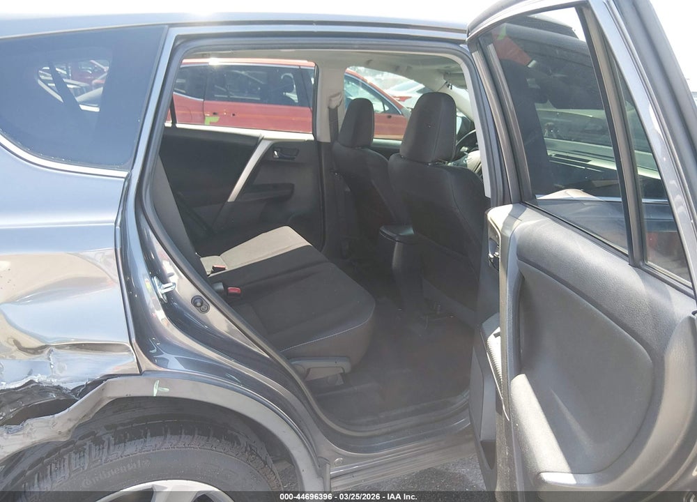 2014 TOYOTA RAV4 XLE VIN: 2T3WFREV1EW075665