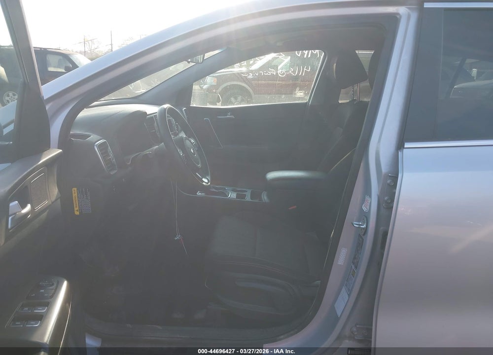 2019 KIA SPORTAGE LX VIN: KNDPM3AC6K7562430