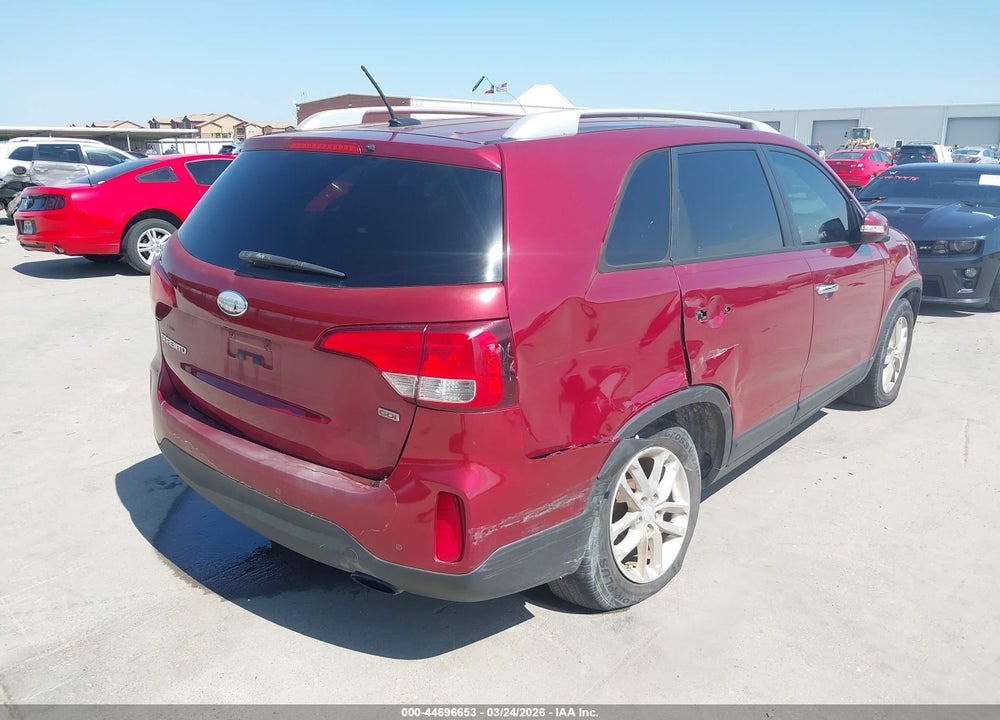 2014 KIA SORENTO LX VIN: 5XYKT4A61EG452650