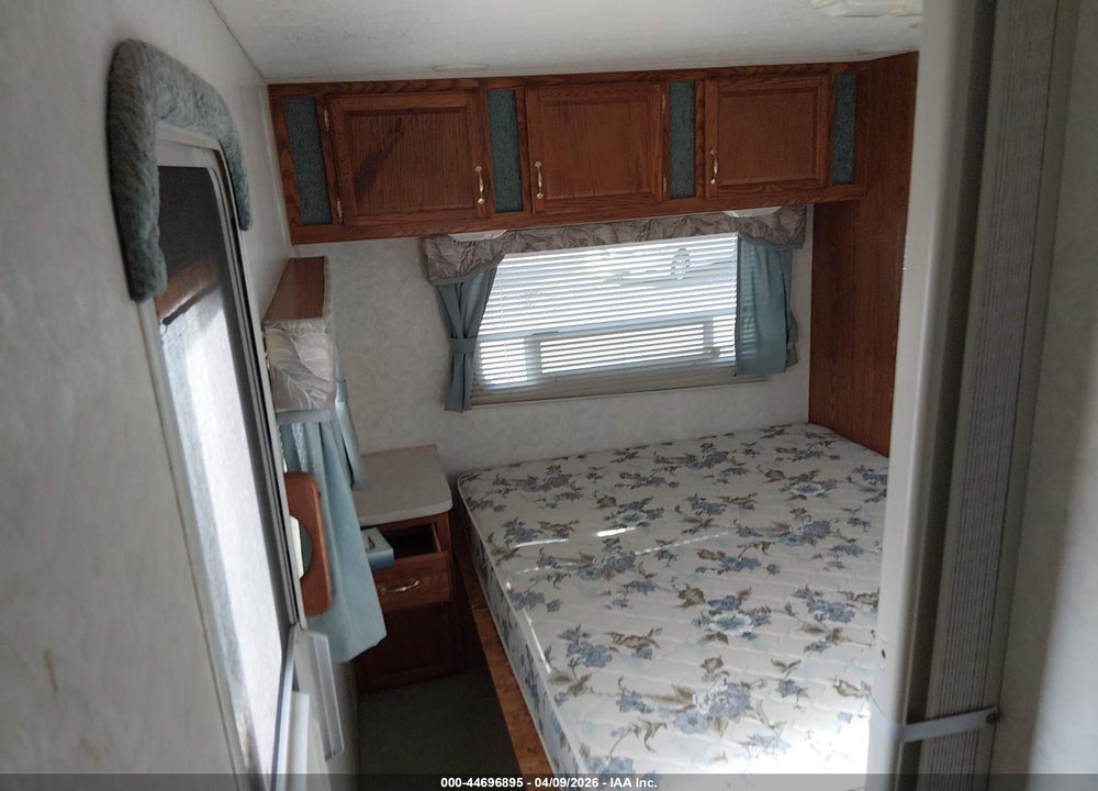 1999 FLEETWOOD PROWLER VIN: 1EC1P3326X1478260