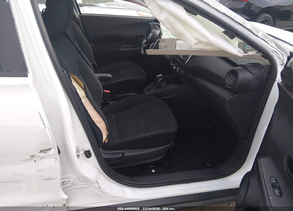 2025 NISSAN KICKS PLAY S VIN: 3N1CP5BV6SL490967
