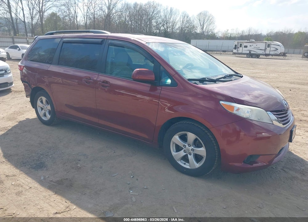 2017 TOYOTA SIENNA LE 8 PASSENGER VIN: 5TDKZ3DC3HS889728