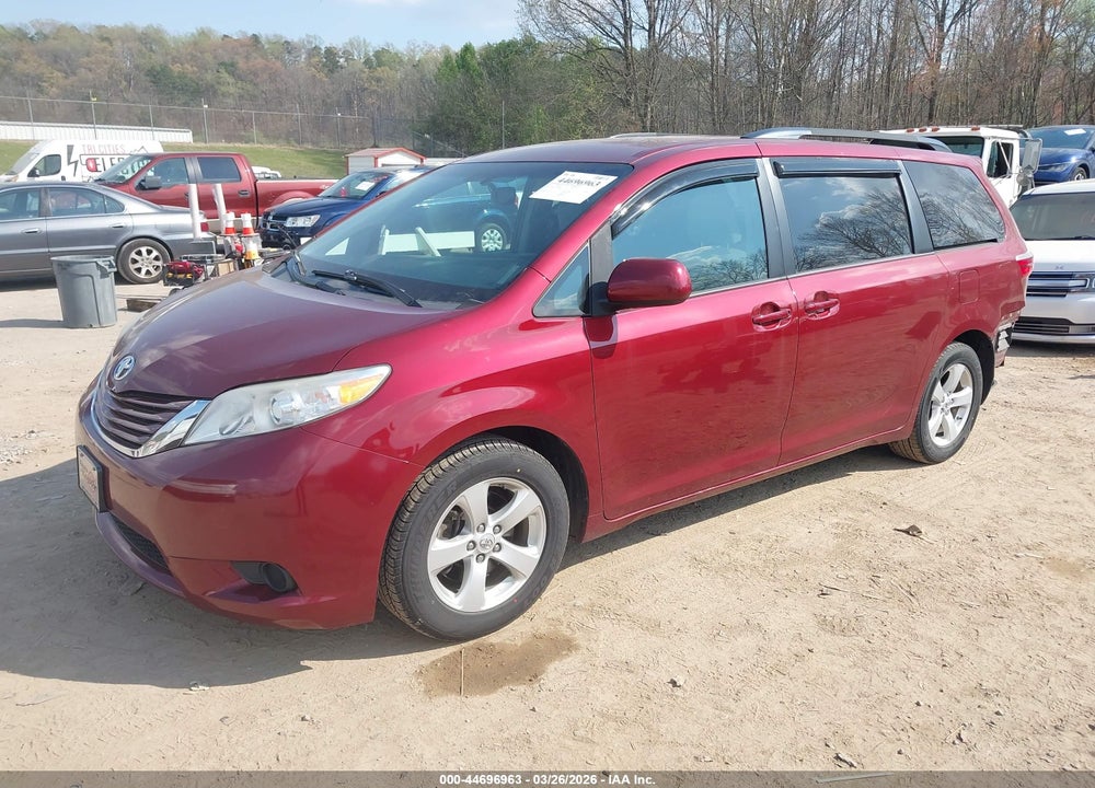 2017 TOYOTA SIENNA LE 8 PASSENGER VIN: 5TDKZ3DC3HS889728