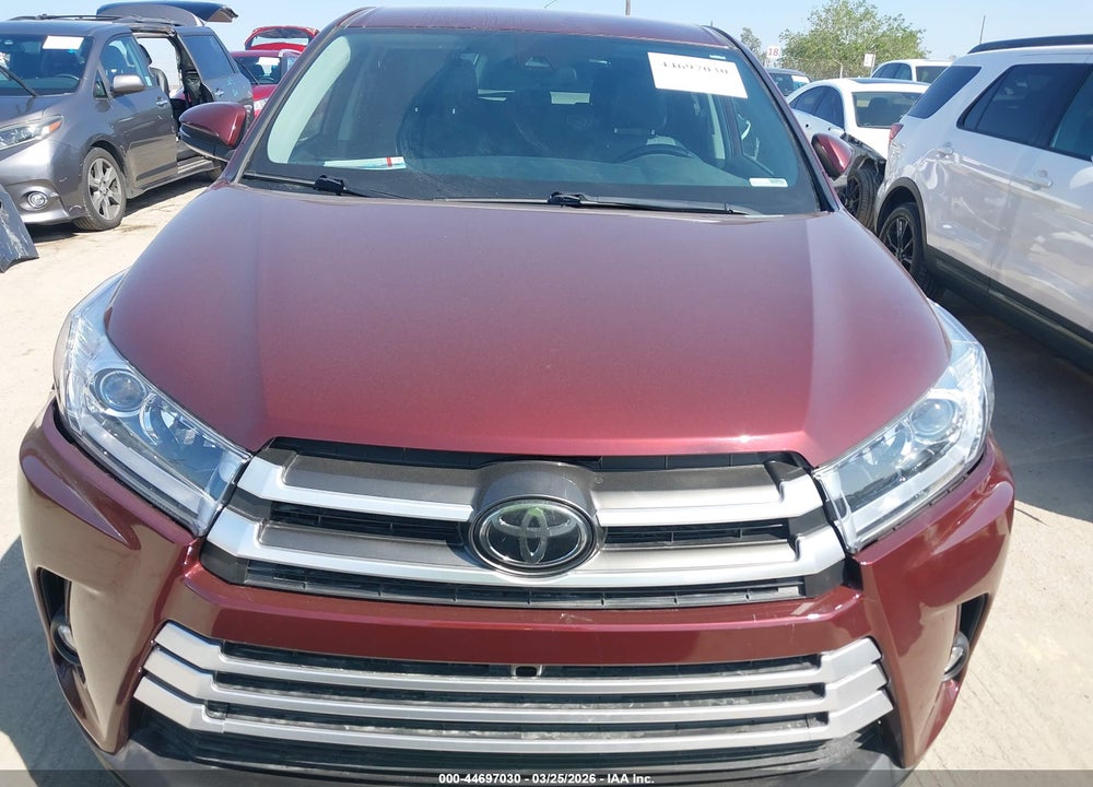 2018 TOYOTA HIGHLANDER LE PLUS VIN: 5TDZZRFH9JS274925