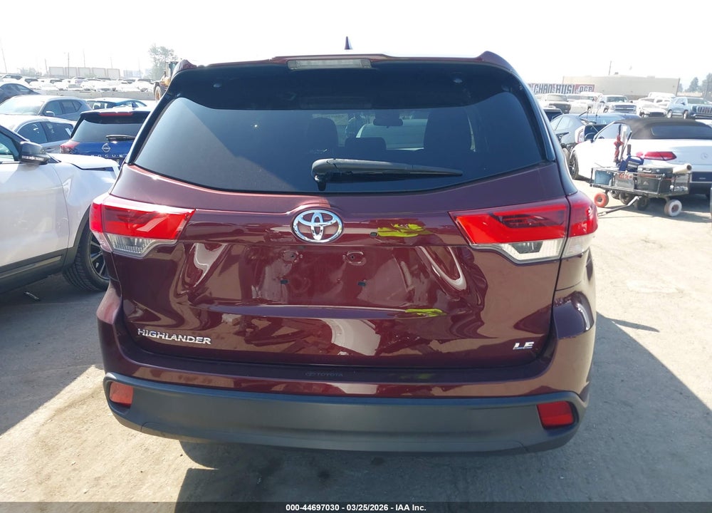 2018 TOYOTA HIGHLANDER LE PLUS VIN: 5TDZZRFH9JS274925