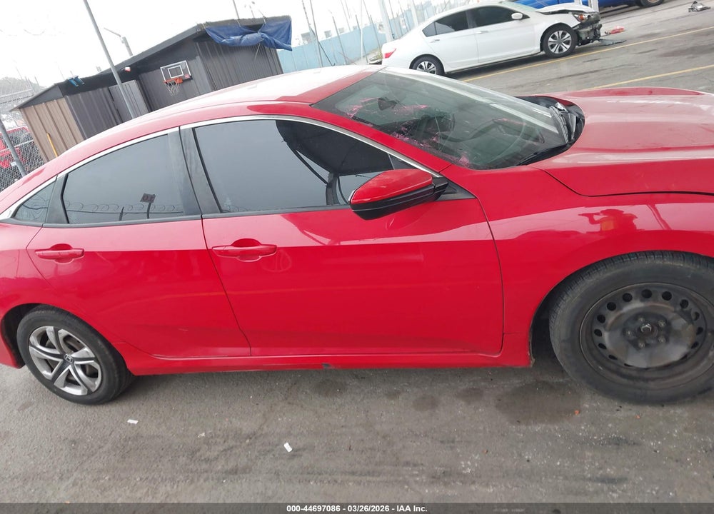 2018 HONDA CIVIC LX VIN: 2HGFC2F69JH511438