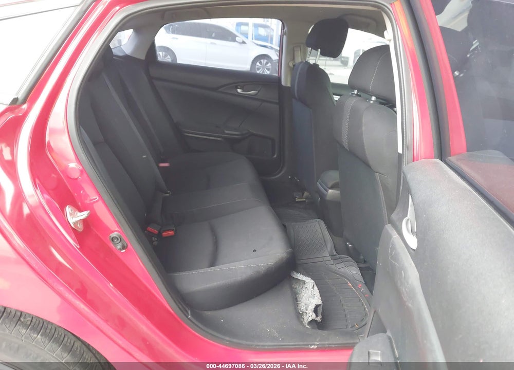 2018 HONDA CIVIC LX VIN: 2HGFC2F69JH511438