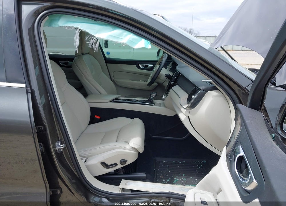 2021 VOLVO XC60 T5 INSCRIPTION VIN: YV4102DL1M1734566