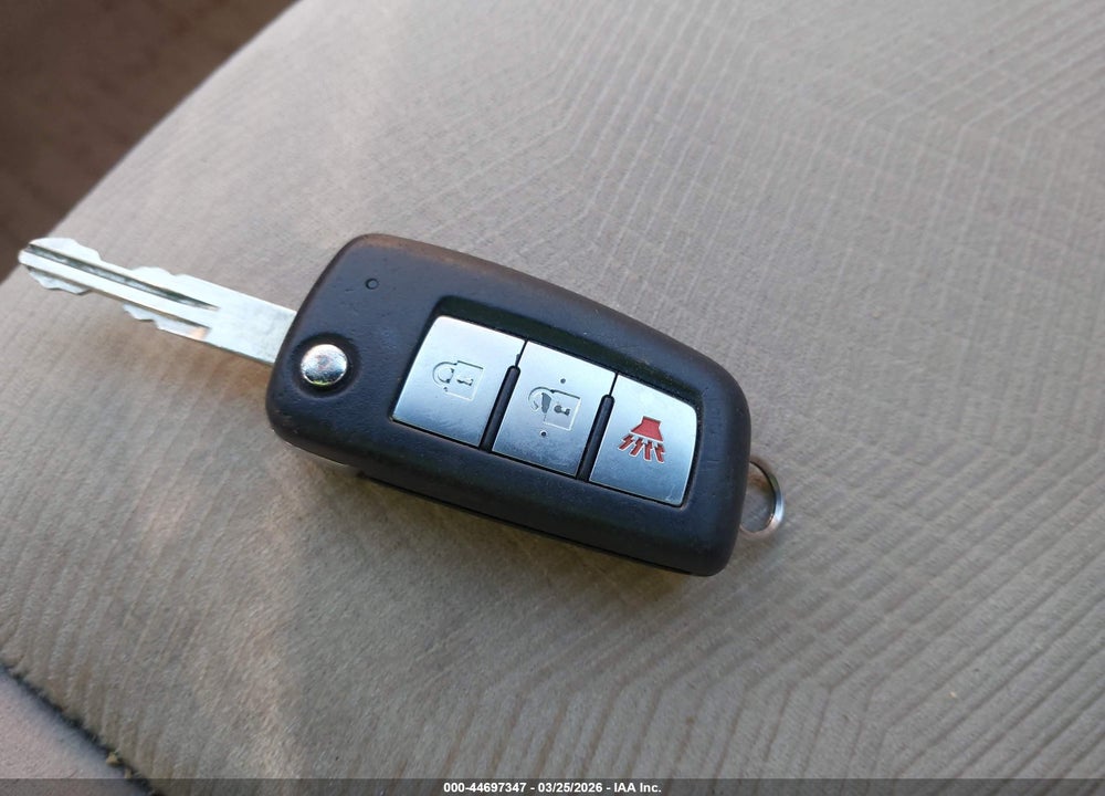 2014 NISSAN ROGUE S VIN: 5N1AT2MV2EC765810