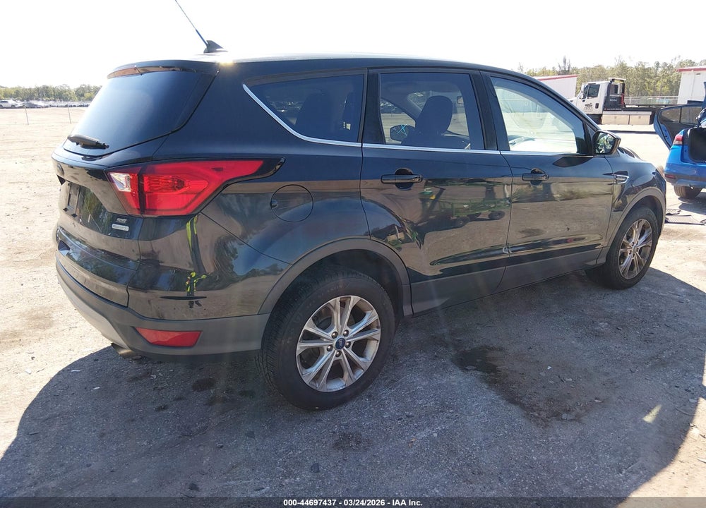 2019 FORD ESCAPE SE VIN: 1FMCU0GD4KUA06935