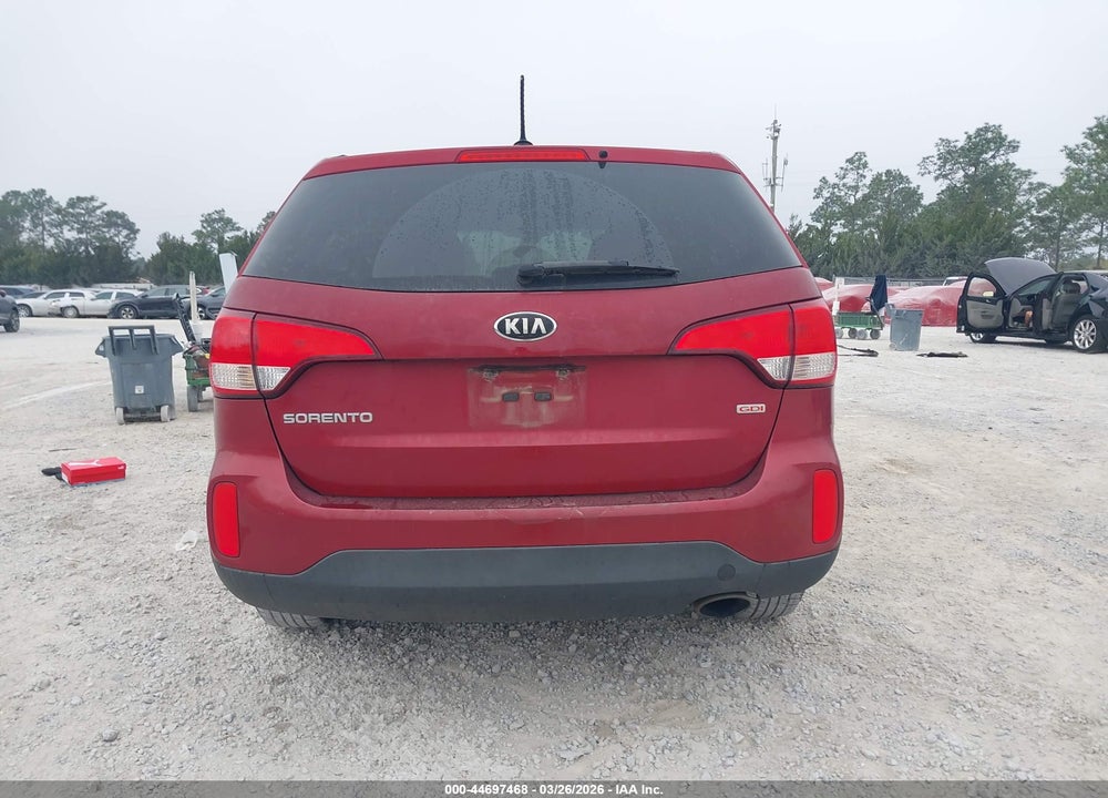 2015 KIA SORENTO LX VIN: 5XYKT3A6XFG590778