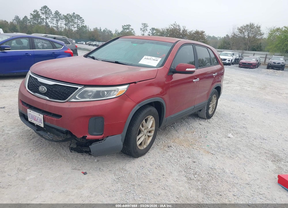 2015 KIA SORENTO LX VIN: 5XYKT3A6XFG590778