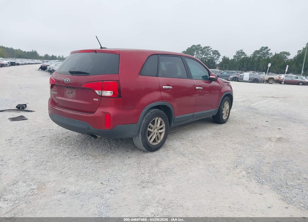 2015 KIA SORENTO LX VIN: 5XYKT3A6XFG590778