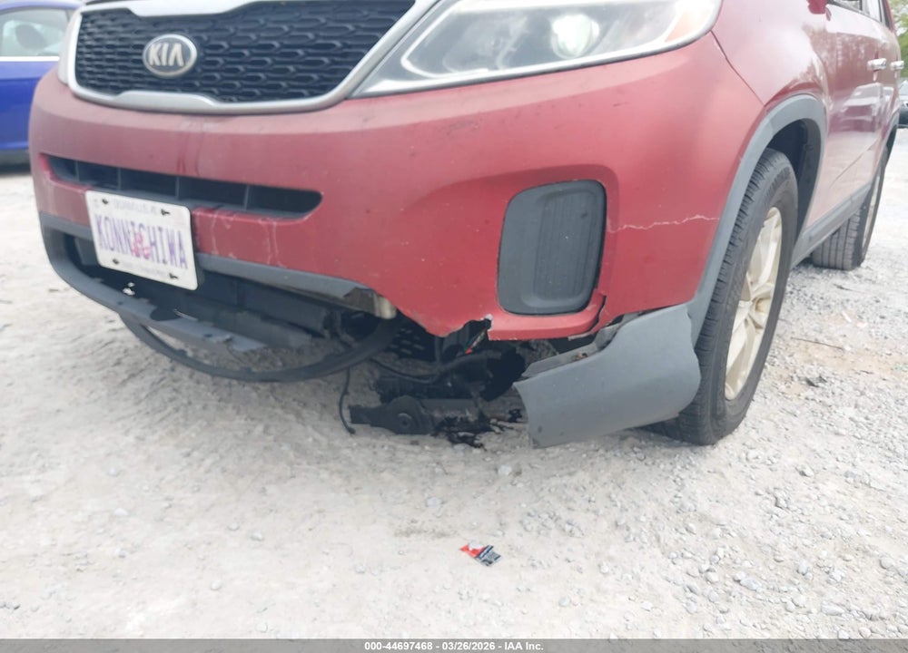 2015 KIA SORENTO LX VIN: 5XYKT3A6XFG590778