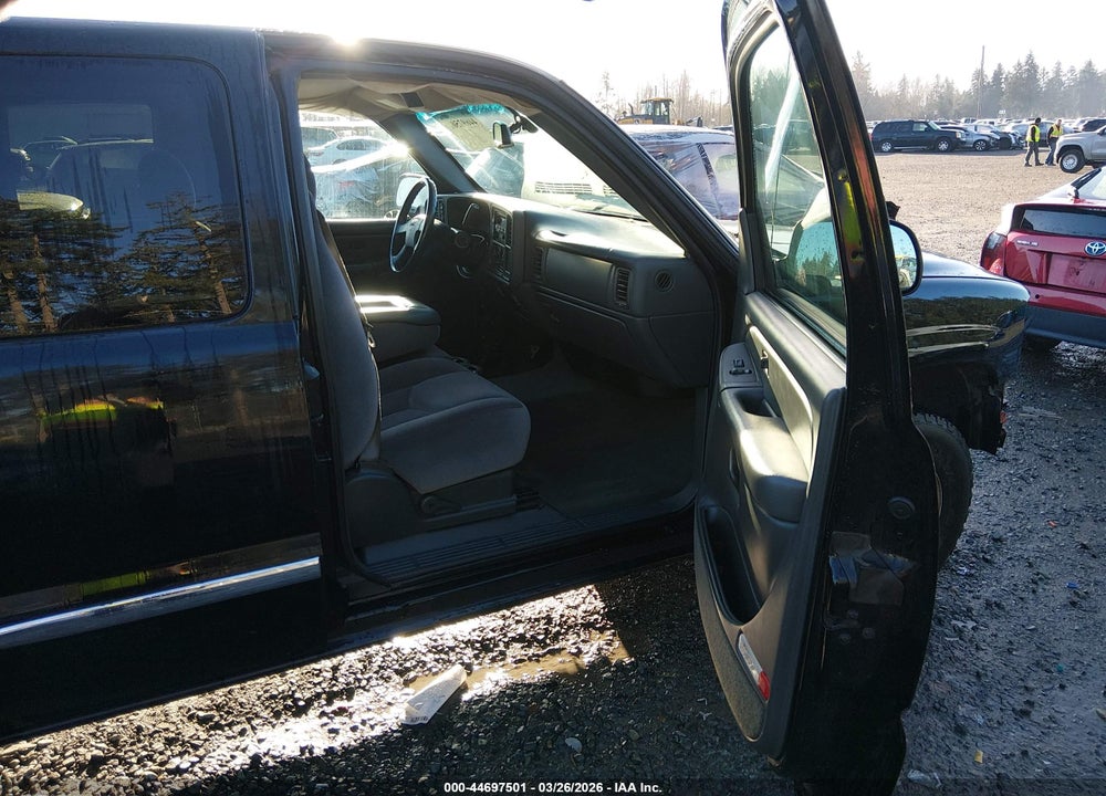 2004 GMC SIERRA 1500 SLE VIN: 2GTEK19V141111526