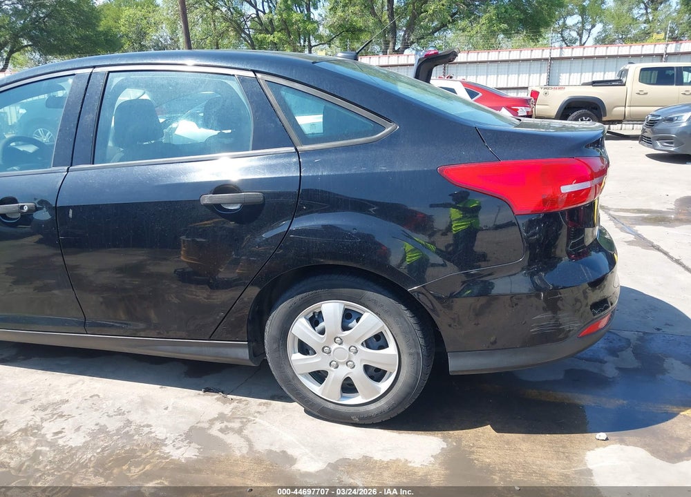 2016 FORD FOCUS S VIN: 1FADP3E21GL202949