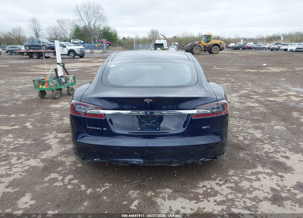 2015 TESLA MODEL S VIN: 5YJSA1H29FF085898
