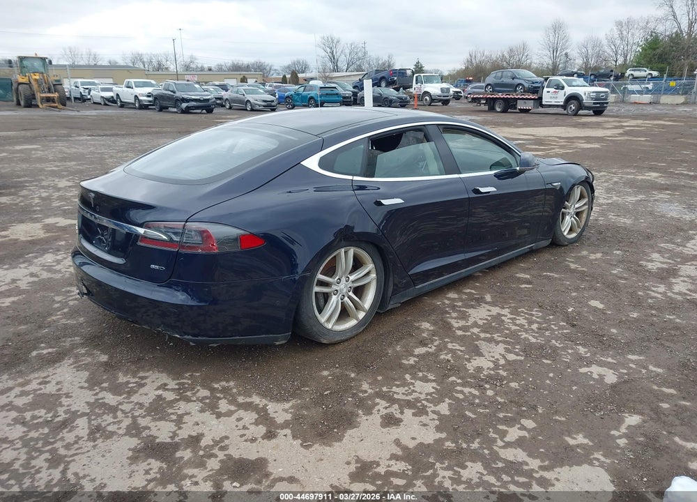 2015 TESLA MODEL S VIN: 5YJSA1H29FF085898