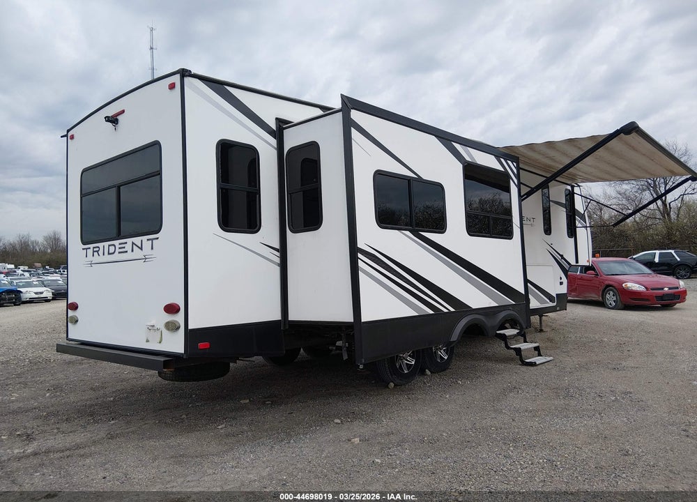 2016 LAYTON TRIDENT VIN: 5ZWFYSS29G4005988