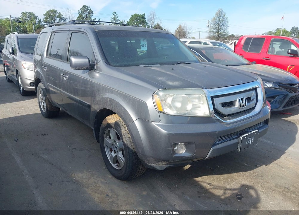 2011 HONDA PILOT EX VIN: 5FNYF4H45BB082845