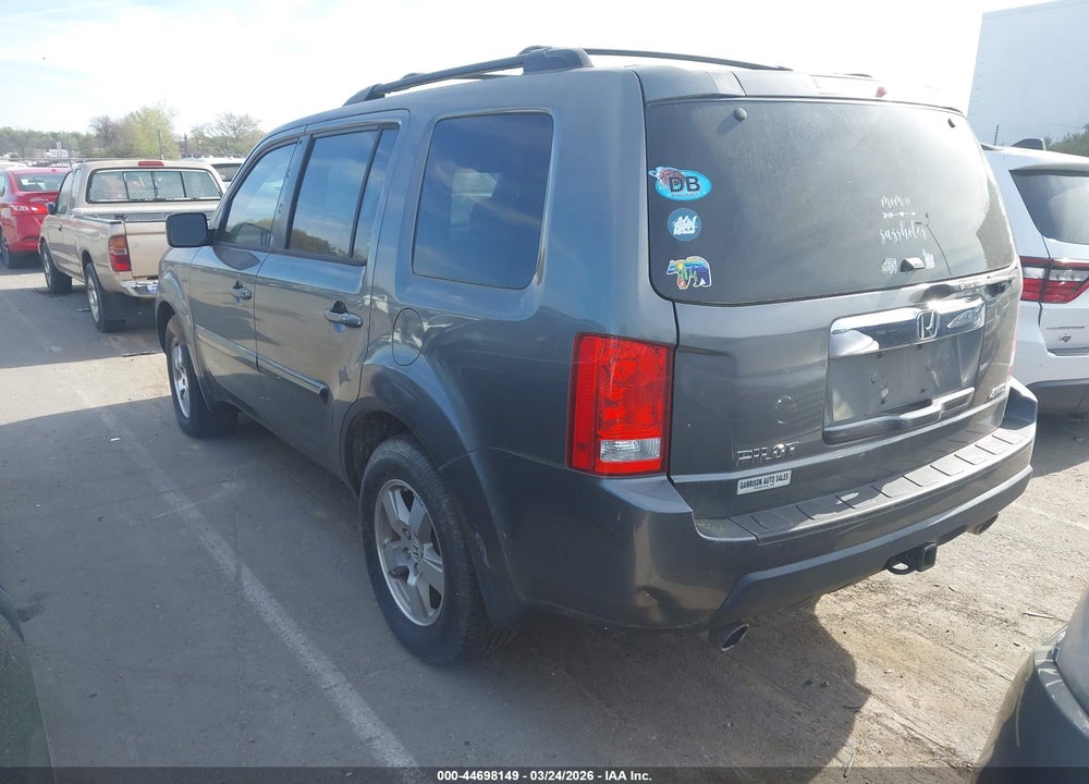 2011 HONDA PILOT EX VIN: 5FNYF4H45BB082845