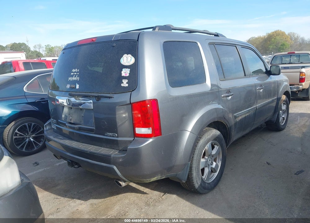 2011 HONDA PILOT EX VIN: 5FNYF4H45BB082845