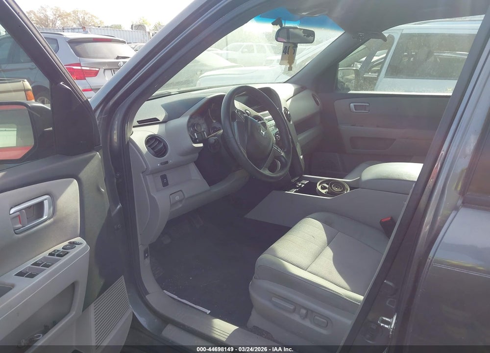 2011 HONDA PILOT EX VIN: 5FNYF4H45BB082845