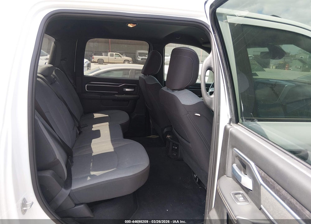 2024 RAM 3500 BIG HORN  4X4 8' BOX VIN: 3C63RRHL3RG307801