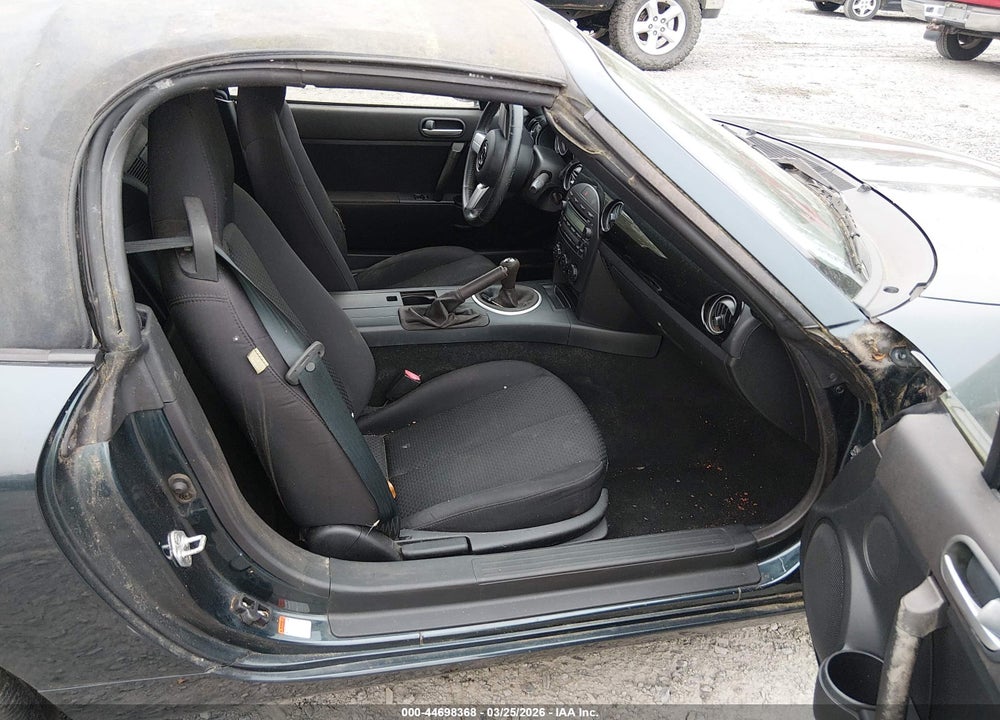 2006 MAZDA MX-5 VIN: JM1NC25F760117069