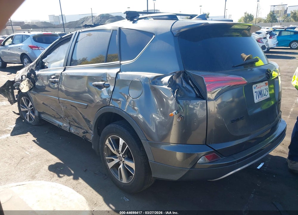 2017 TOYOTA RAV4 XLE VIN: 2T3RFREV0HW552135